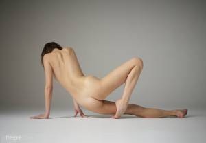 2022-04-01-Hannah-The-naked-body-i7ox2s12xc.jpg