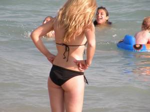 Greek Beach Candids - Teen Redhead Bikinin7qbqpd1g0.jpg