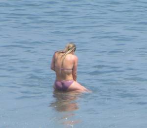 Hilary Duff – Bikini Candids in Malibu67pvxeq76m.jpg