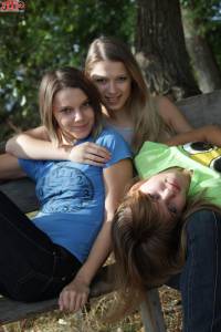 Marta, Anita, & Kristi - Girlfriends [x173]-p7pwhtq0dd.jpg