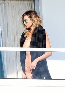 Heidi Klum – Topless Candids in Miami-w7pvwpmhbk.jpg