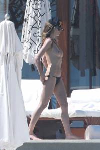 Heidi Klum – Topless Candids in Cabo San Lucas x135-07pvwu3hhf.jpg