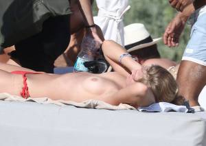 Toni Garrn – Topless Candids in Miami (NSFW)-k7pwk4olwv.jpg