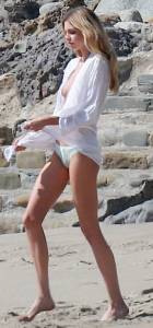 Stella Maxwell – Topless Photoshoot Candids in Malibu47px5ha7bk.jpg