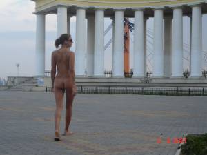 Skinny Brunette Nude in Publicc7pxm4oo6t.jpg