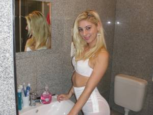 Romanian Amateur Blonde x68-77pxu20yur.jpg