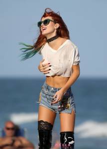 Bella Thorne – Braless Candids in Miami (Nipslip)x7qabk44z7.jpg
