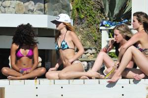 Bella Thorne – wearing a bikini in Malibu 18.08.14-67qabllcii.jpg