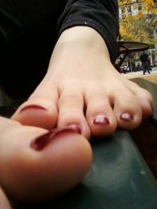 Park Feet - 2 Girls  (x114)-l7qa9jbzl0.jpg