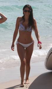Claudia Romani – Bikini Candids in Miami photos-n7qbeehfno.jpg