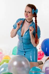 Miss-Fetilicious-Balloon-Fun-47qb28mu7c.jpg