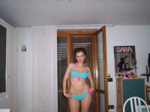 Brunette Girl Lingerie Posing And Topless x30-i7qb9j6ut4.jpg