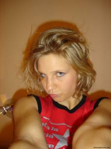 Blonde-playing-and-making-photos-at-home-x206-z7qb9daibn.jpg