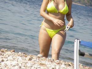 Greek Beach Candids [x30]v7qbovnggy.jpg