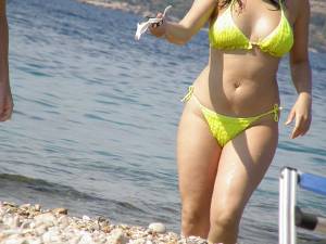 Greek-Beach-Candids-%5Bx30%5D-e7qbowajtu.jpg