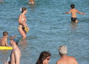 Beach Fun in Cannes (134 Pics)-a7qbr5aruy.jpg