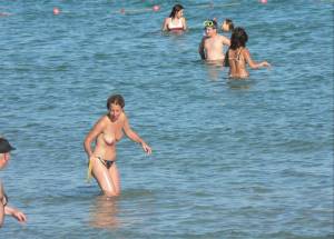 Beach-Fun-in-Cannes-%28134-Pics%29-47qbr3mym6.jpg