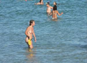 Beach-Fun-in-Cannes-%28134-Pics%29-o7qbr37iec.jpg
