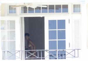 REPOST - Rihanna – Naked Candids in Barbados (NSFW)y7qchwfqis.jpg