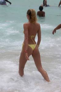 REPOST - Candice Swanepoel – Bikini Candids in Miamiu7qchvjmnj.jpg