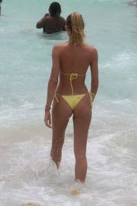 REPOST - Candice Swanepoel – Bikini Candids in Miami-o7qchvlhjx.jpg