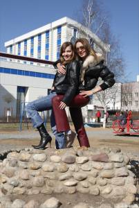 2017-06-03 Svetlana and Lilya - Postcard from Moscow-u7qcnb7vvv.jpg