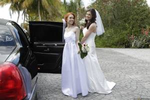 Dolly Little & Kimberlee Anne_ White Wedding-07qcwaunt2.jpg