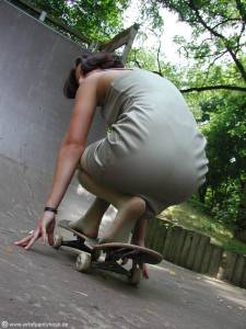 Agnes Skateboardu7qdhgfsjy.jpg