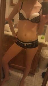Amateur girl teased a few guys online to reach her goal to get pregnant-m7qdkbrkno.jpg