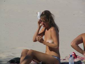 Voyeur Spying Beach Topless Teeno7qfbe8fv1.jpg