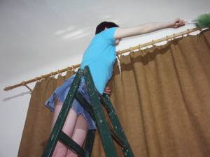 Tease By Cleaning The House And Climbing A Ladder - Method 10l7qffqcm43.jpg