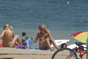 Sexy-Girls-On-The-Beach-%5Bx193%5D-t7qf2drref.jpg