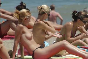 Sexy-Girls-On-The-Beach-%5Bx193%5D-07qf2eal0b.jpg
