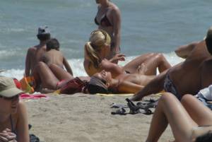 Sexy-Girls-On-The-Beach-%5Bx193%5D-a7qf2fldwq.jpg