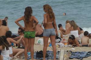 Spying Bikini Beach Candids [x137]e7qf1q105f.jpg