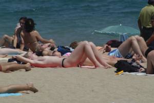 Sexy-Girls-On-The-Beach-%5Bx193%5D-67qf2d1de3.jpg