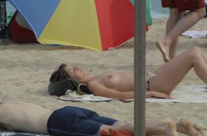 Spying Bikini Beach Candids [x137]27qf1qpzi0.jpg