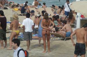 Spying-Beach-And-Showers-%5Bx157%5D-u7qf217614.jpg