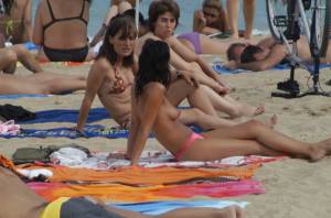 Spying-Bikini-Beach-Candids-%5Bx137%5D-h7qf1sjvaz.jpg