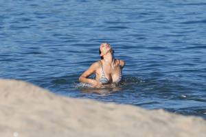 Alessandra Ambrosio – Bikini Candids in Rio-q7qf5skfn4.jpg