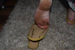 34 year old wife feet -77qh954m0t.jpg