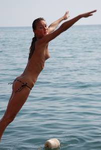 Slim European Beauty Topless At The Black Sea77qim4msa1.jpg