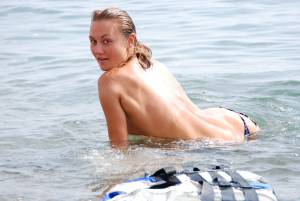 Slim European Beauty Topless At The Black Sea-47qim28pee.jpg