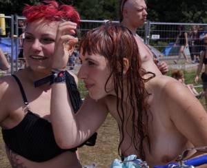 Amateurs Nude InThe Mud During Woodstock Eventr7qimvbrqa.jpg