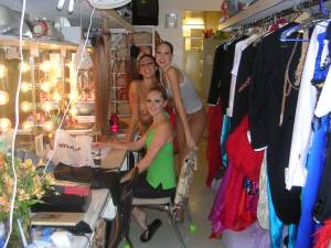 Fashion Backstage Catwalk Girls-67qirqb5fv.jpg