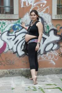 Feetosopher-Alexis - 2006-XX-XX Barefoot & pregnant (Venice, Itam7q1ceoswe.jpg