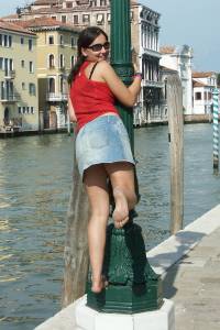 Feetosopher-Alexis - 2005-09-XX Gorgeous Alexis (Venice, Italy)17q1cb8r2c.jpg