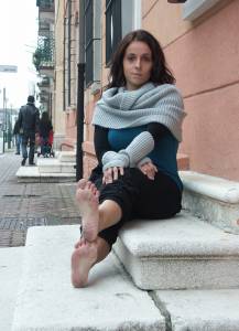 Feetosopher-Aiko - 2010-11-XX Winter barefooting (Mestre, Italy)-v7q1b76sbl.jpg