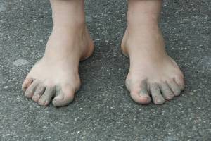 Feetosopher-Alexis-2005-03-XX-Winter-barefooting-%28Venice%2C-Ital-a7q1bvn1t2.jpg
