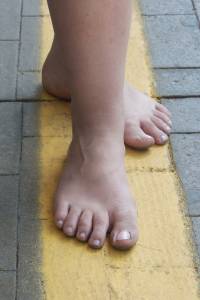Feetosopher-Alexis-2007-07-XX-Barefoot-urban-star-is-back%21-27q1ci2owj.jpg